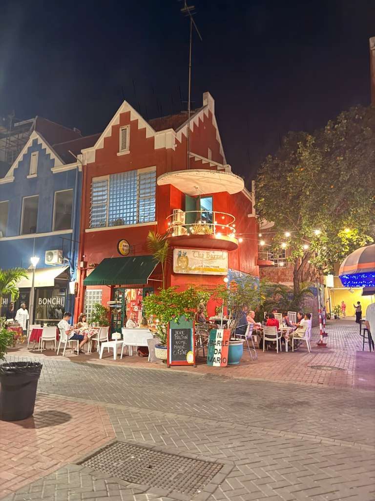 Commercial in Punda