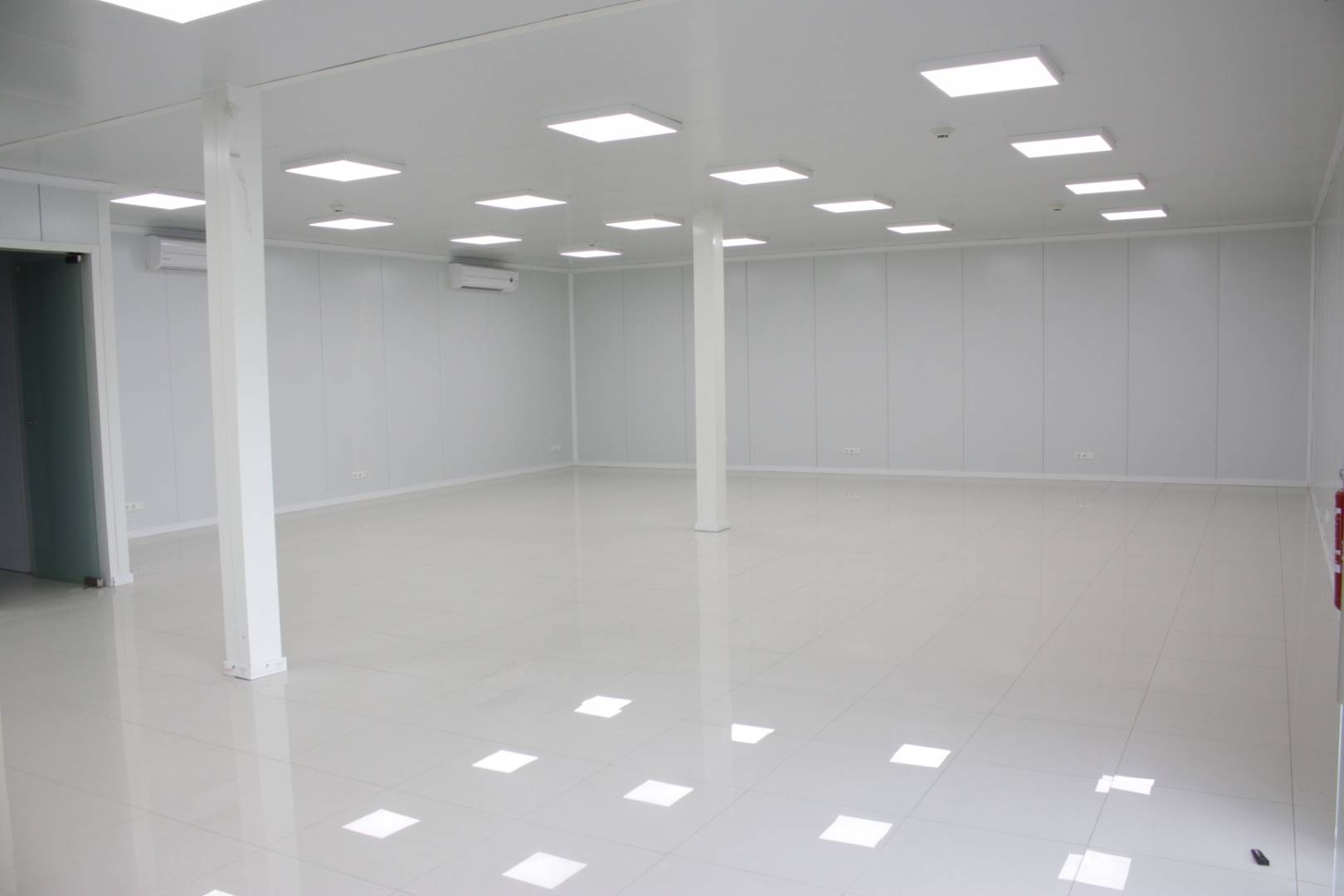 Commercial in Zeelandia