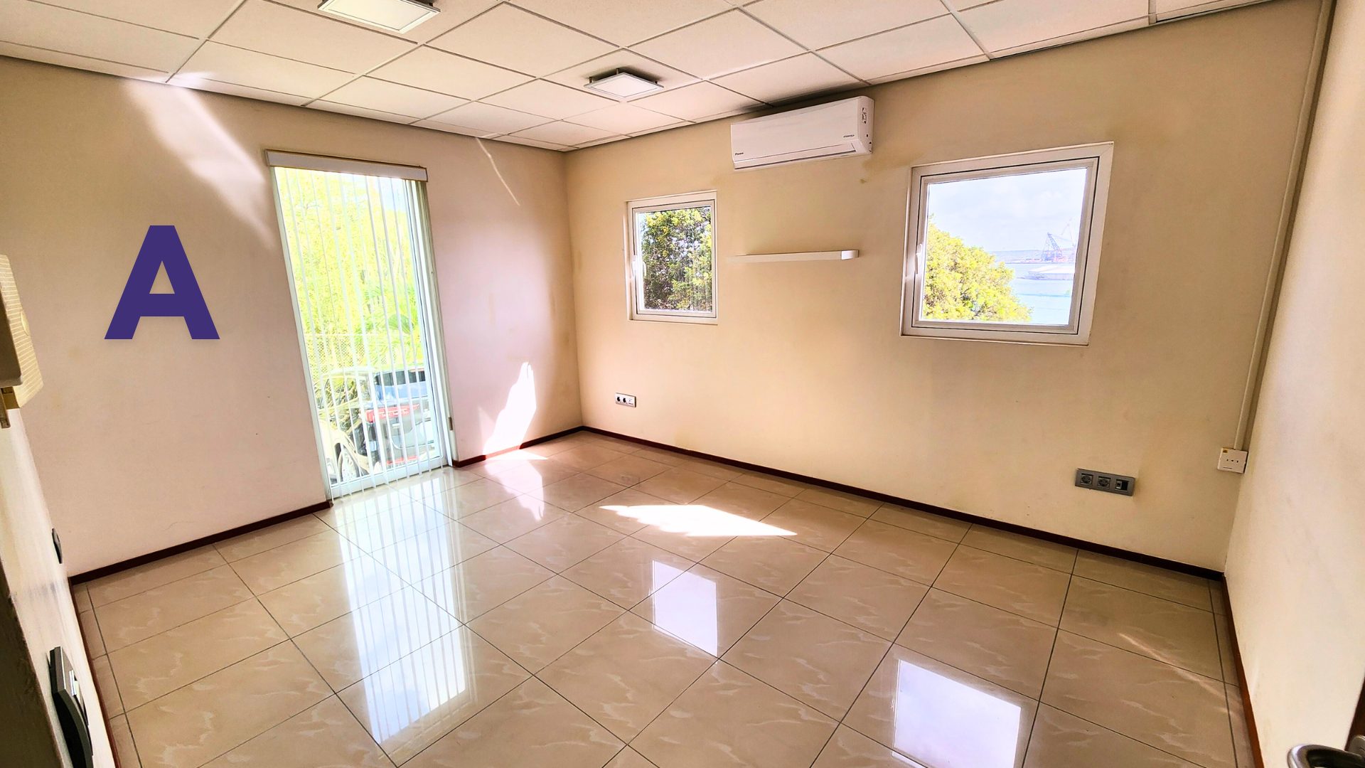 Commercial in Curaçao