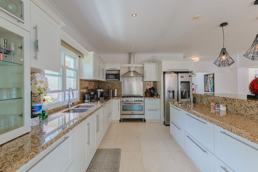 Property in Toni Kunchi