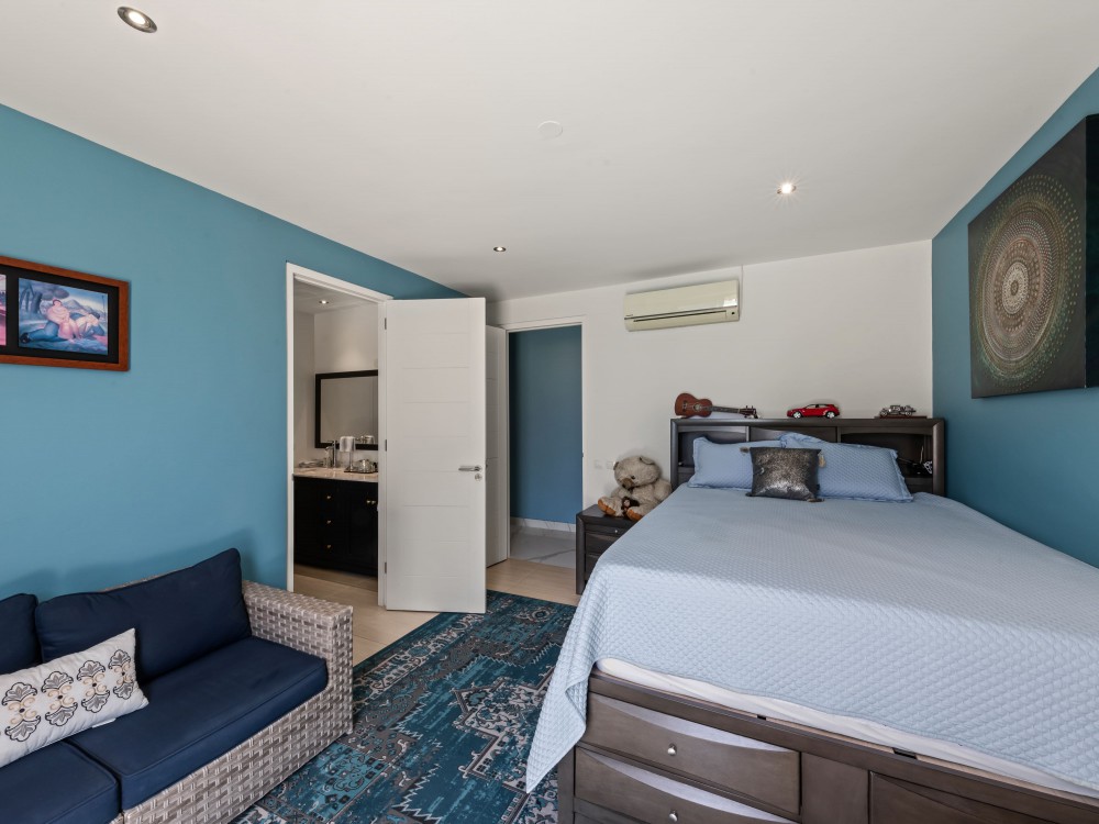 Villa in Blue Bay