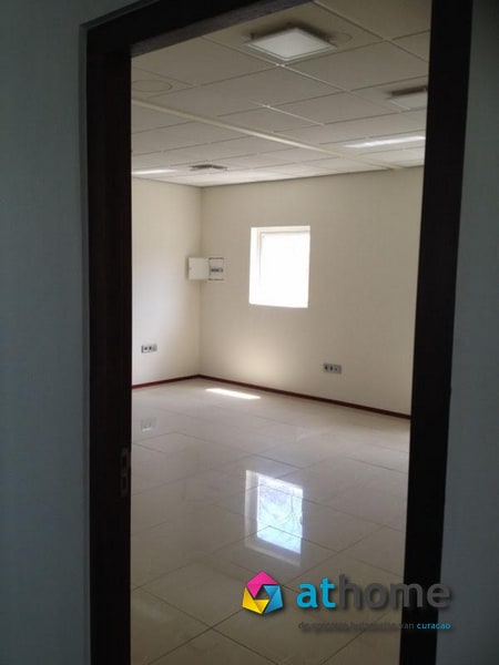 Commercial in Punda