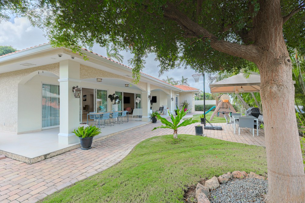 Property in Toni Kunchi