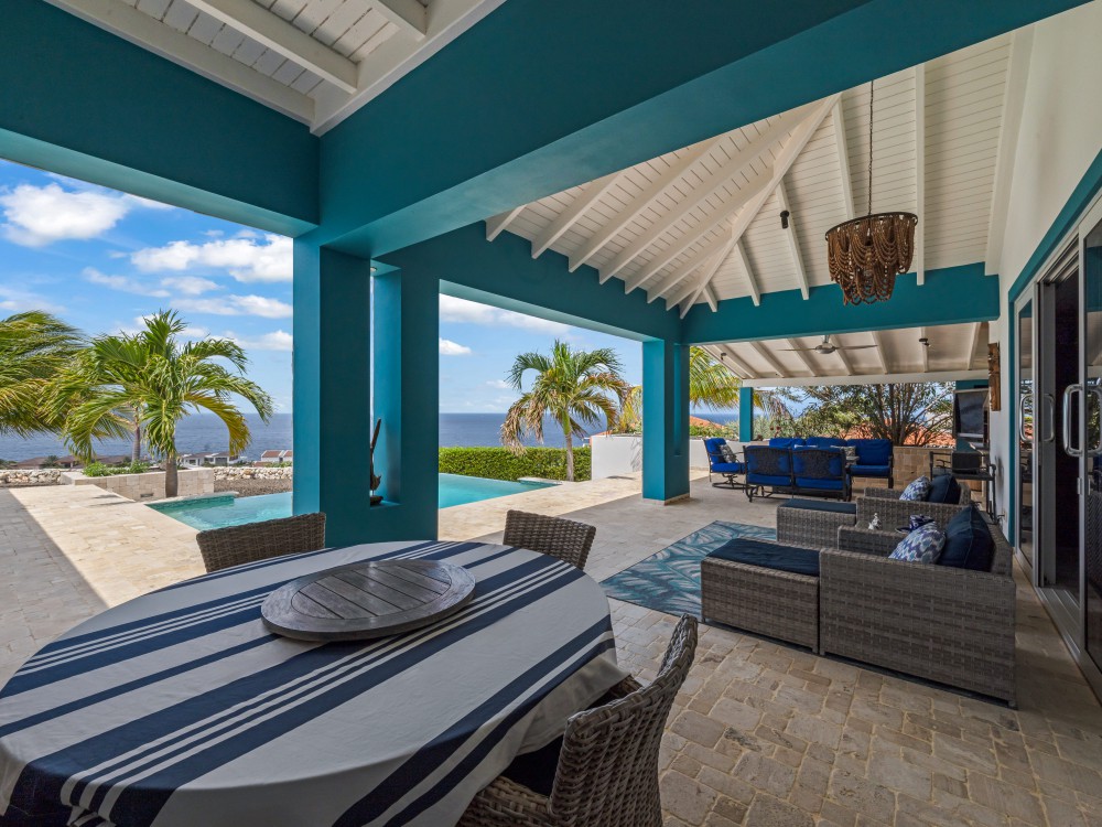 Villa in Blue Bay