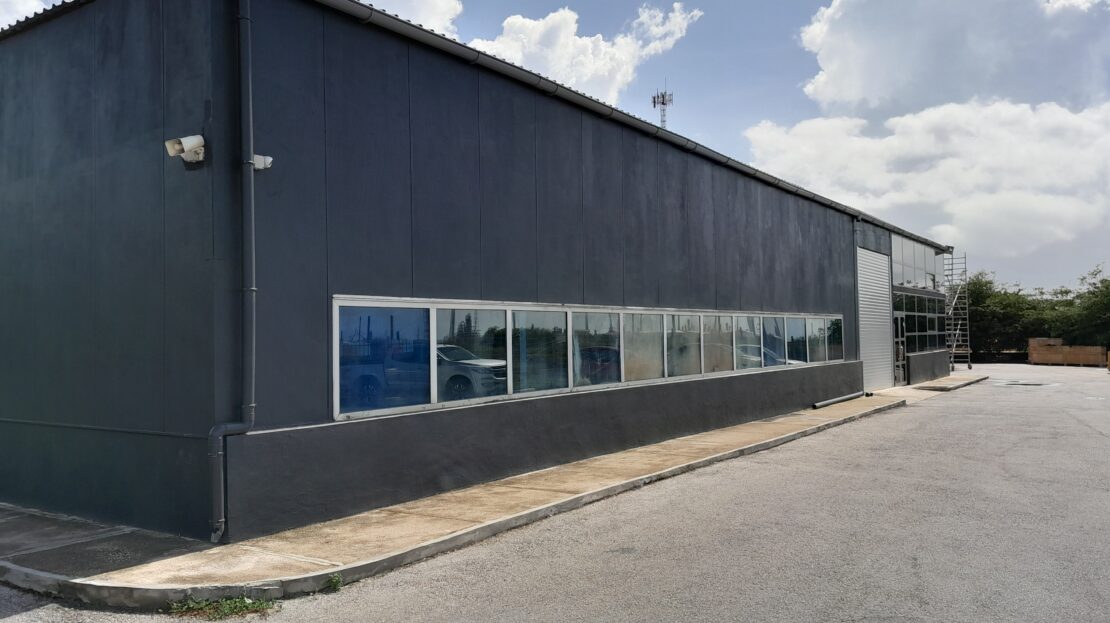 Commercial in Otrobanda