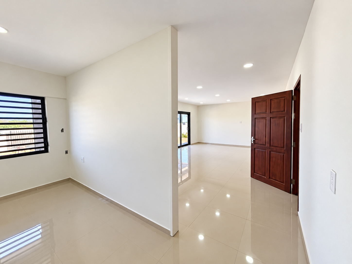 Commercial in Mahuma