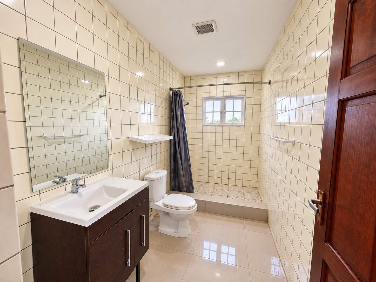 Commercial in Mahuma