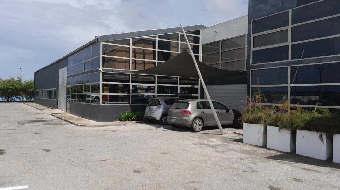 Commercial in Otrobanda