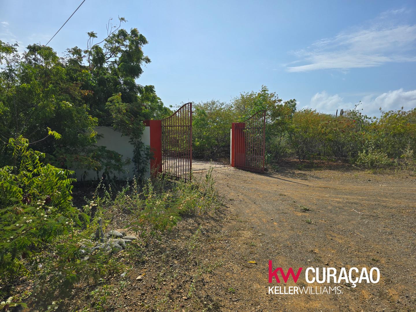 Property in Banda Abou Region