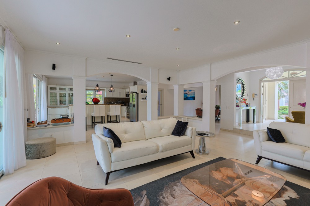 Property in Toni Kunchi