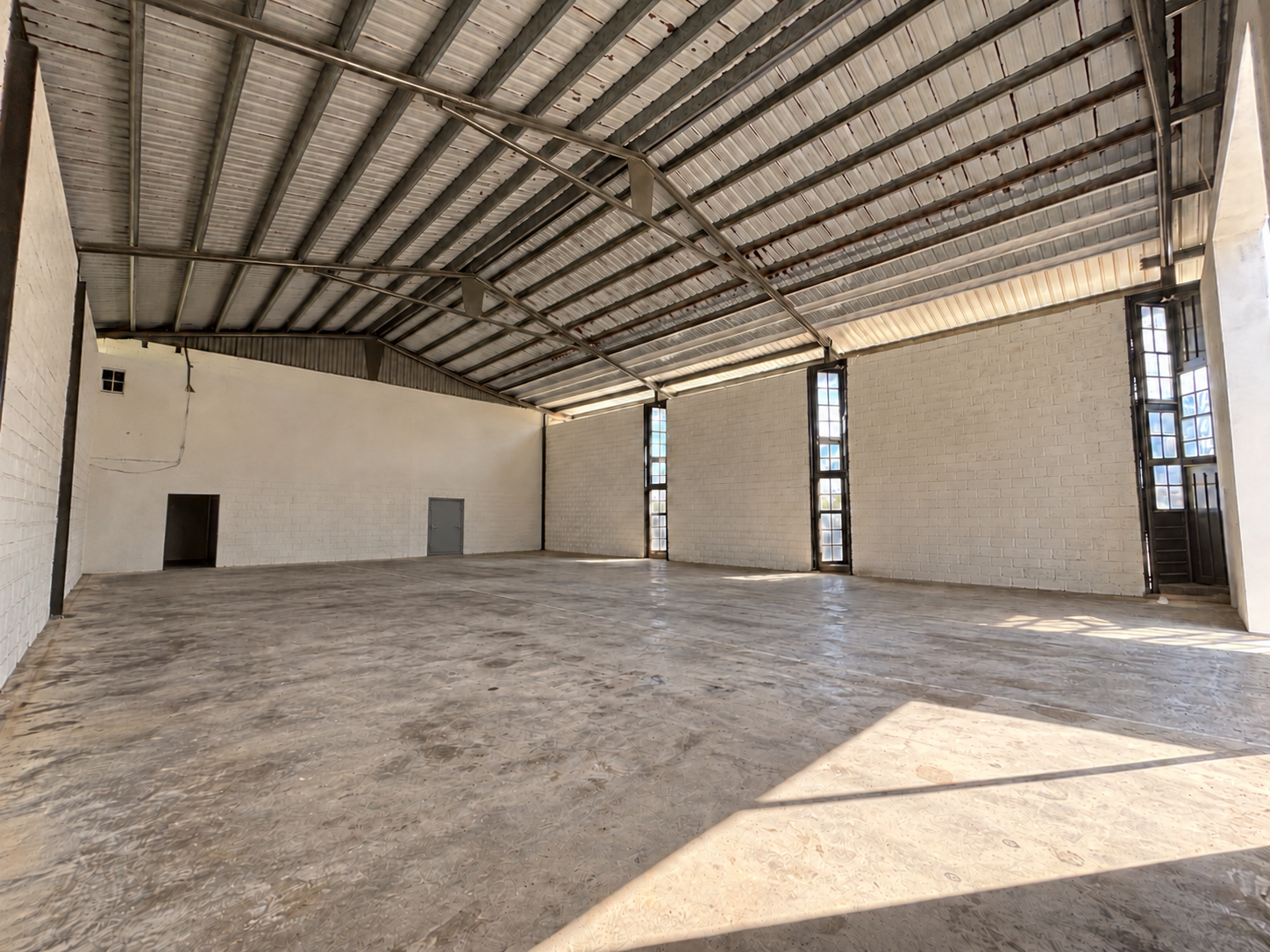 Commercial in Mahuma