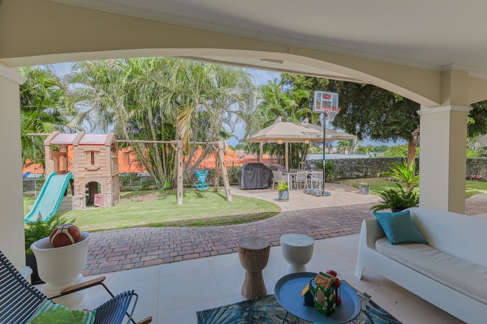 Property in Toni Kunchi