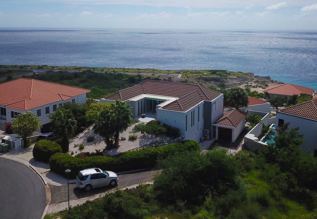 Villa in Blue Bay