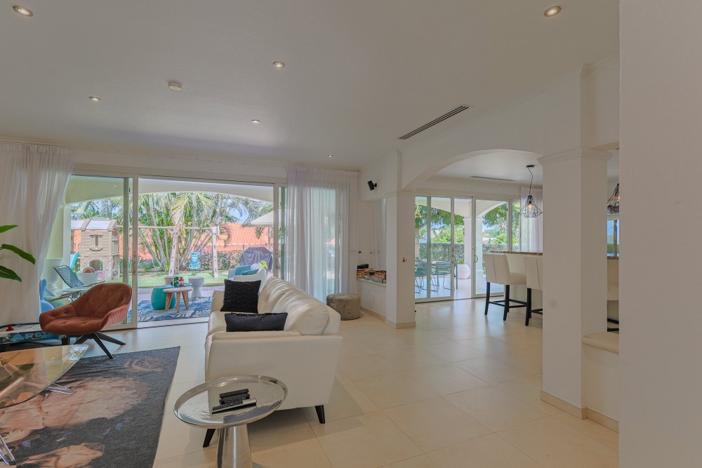 Property in Toni Kunchi