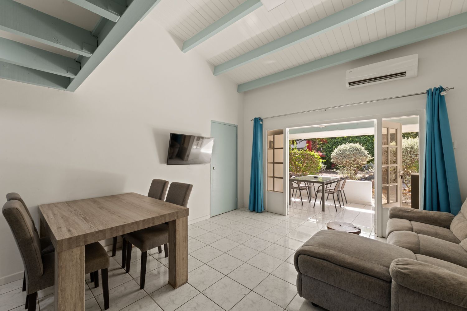 Apartment in Seru Coral