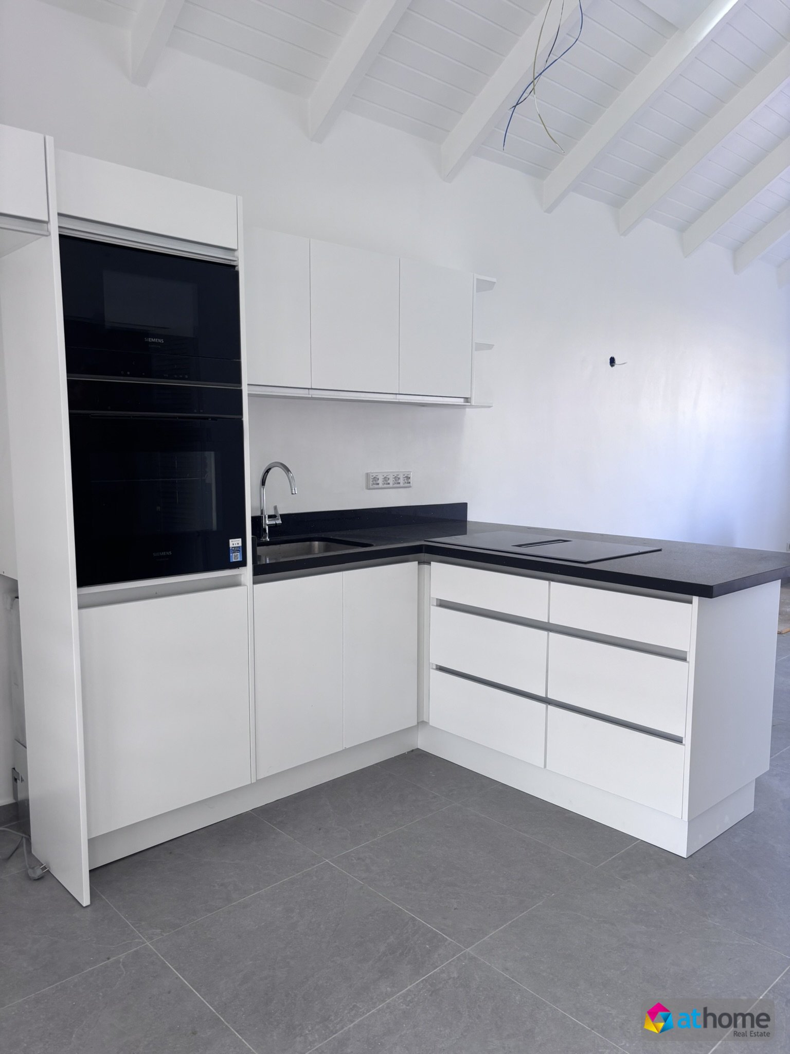 Property in Mahaai