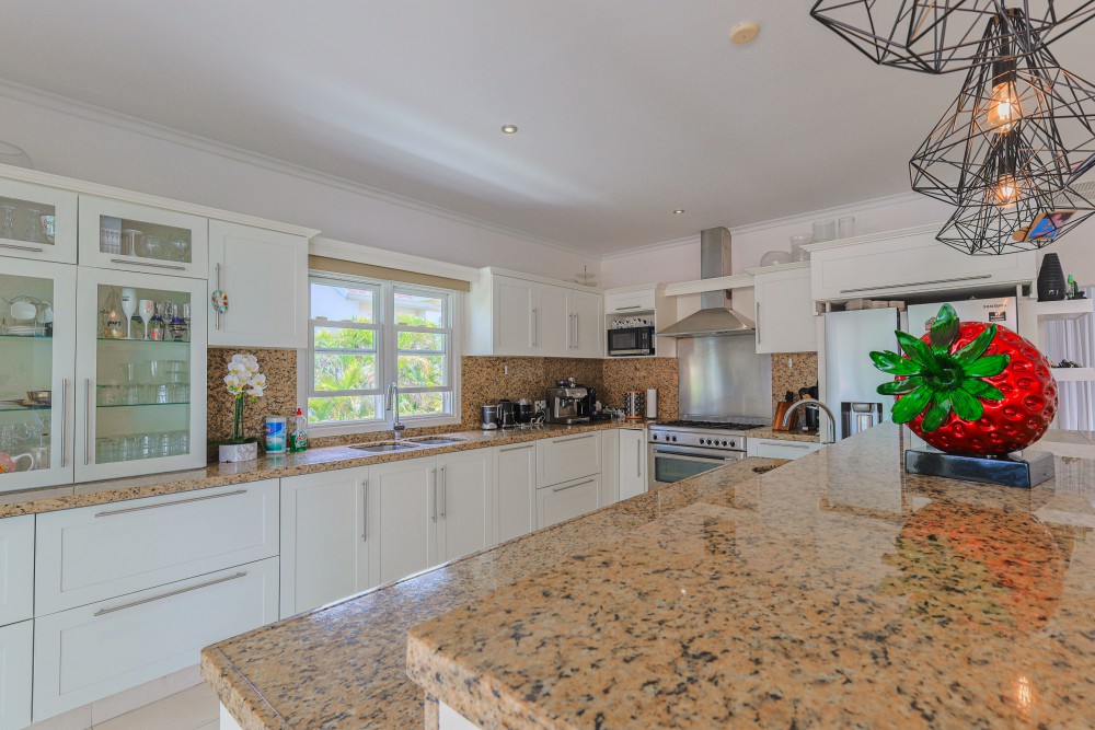 Property in Toni Kunchi