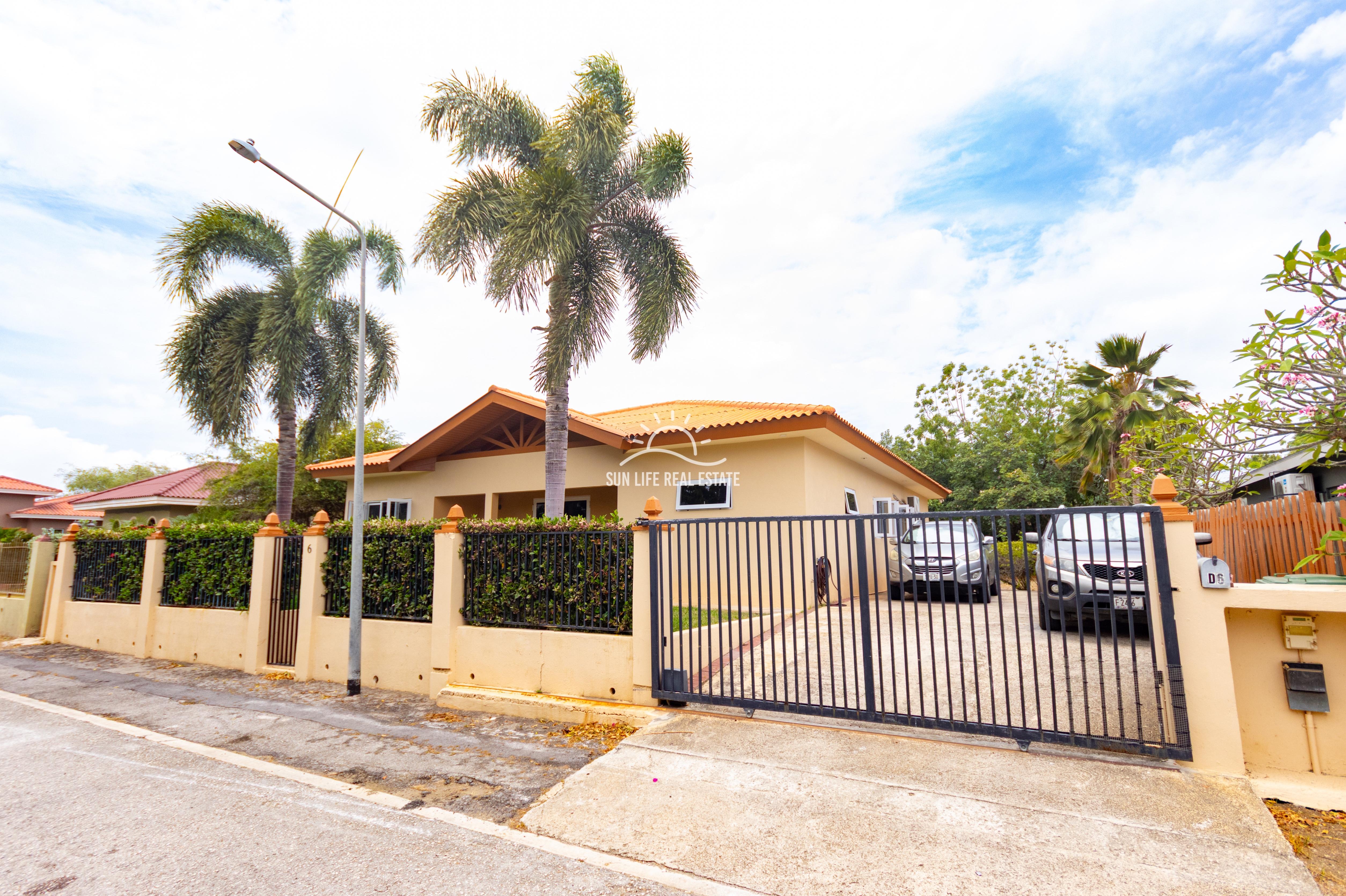 House in Montaña