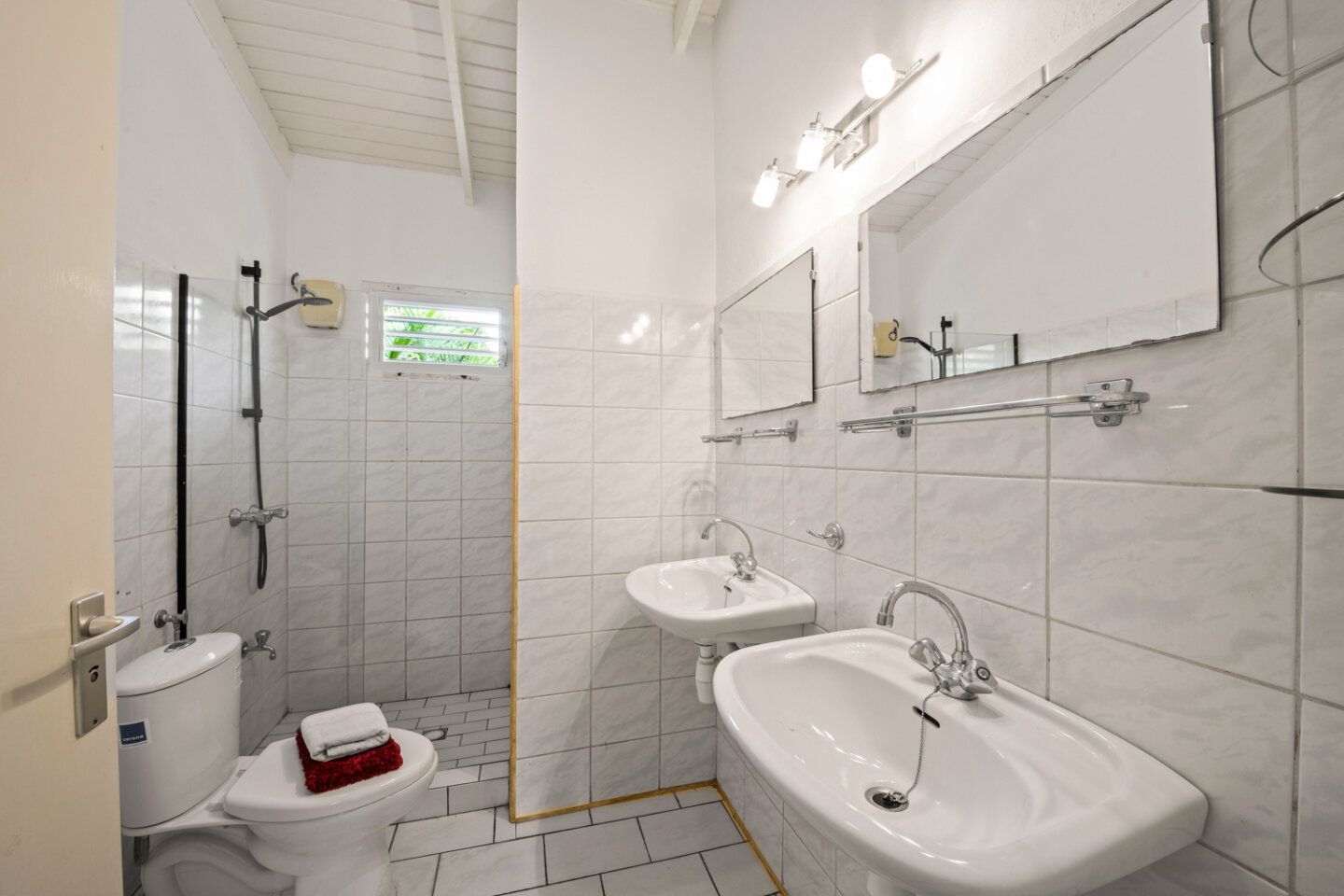 House in Seru Coral