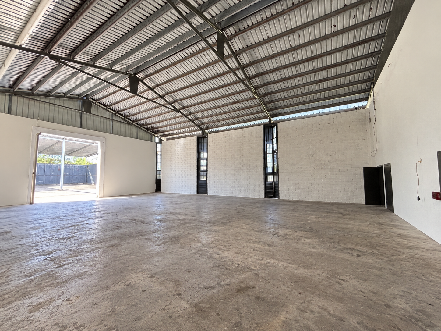Commercial in Mahuma