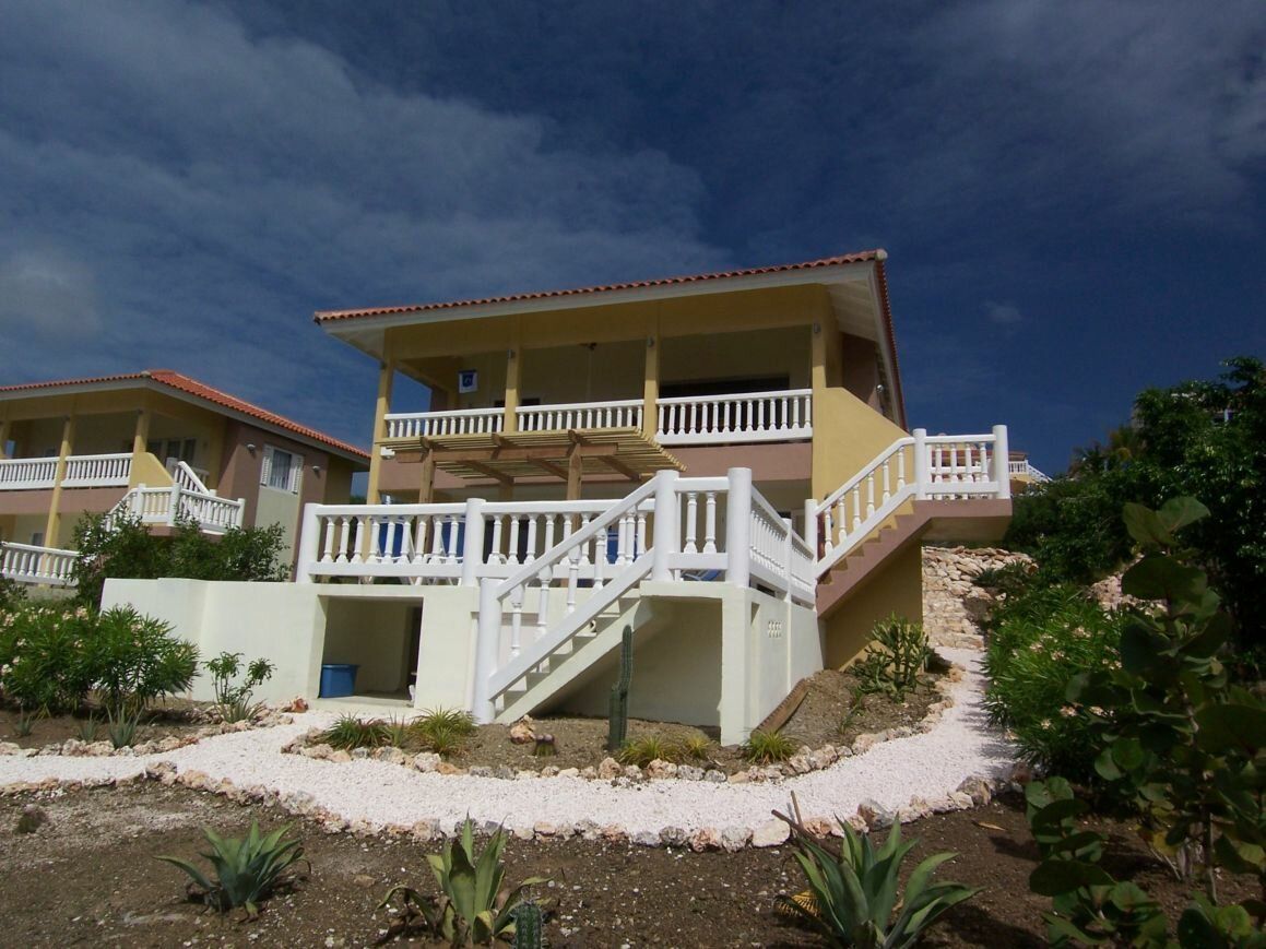 Villa in Coral Estate