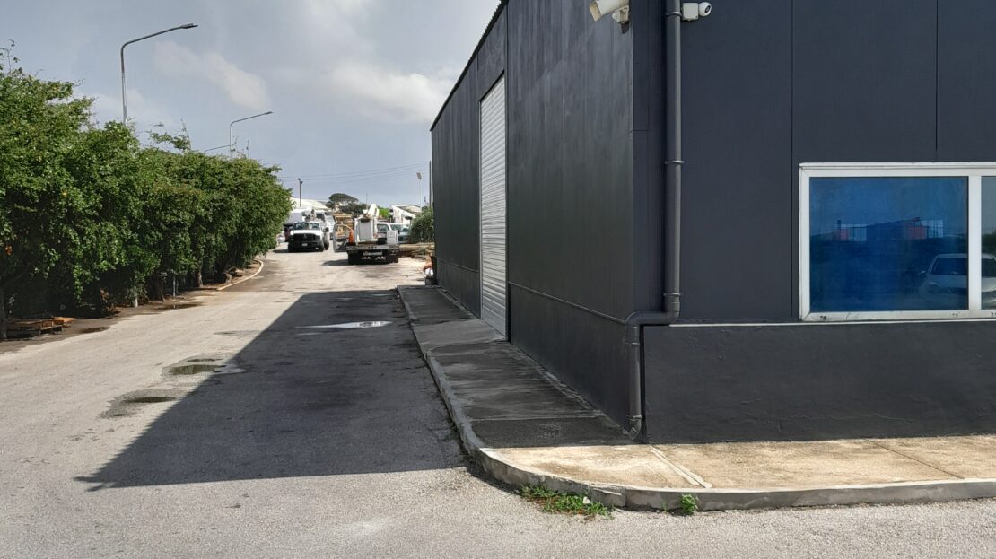 Commercial in Otrobanda