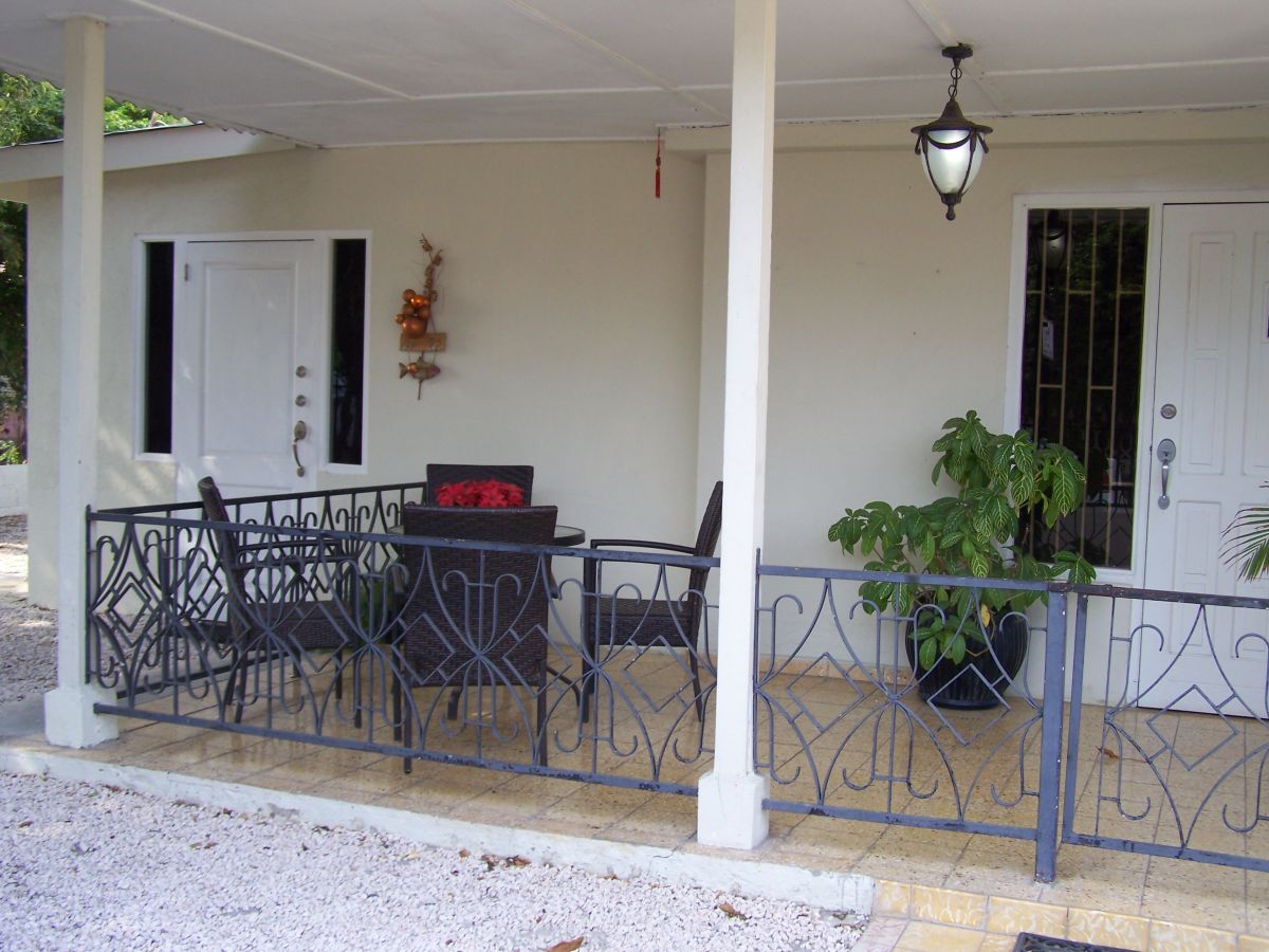 Property in Emmastad