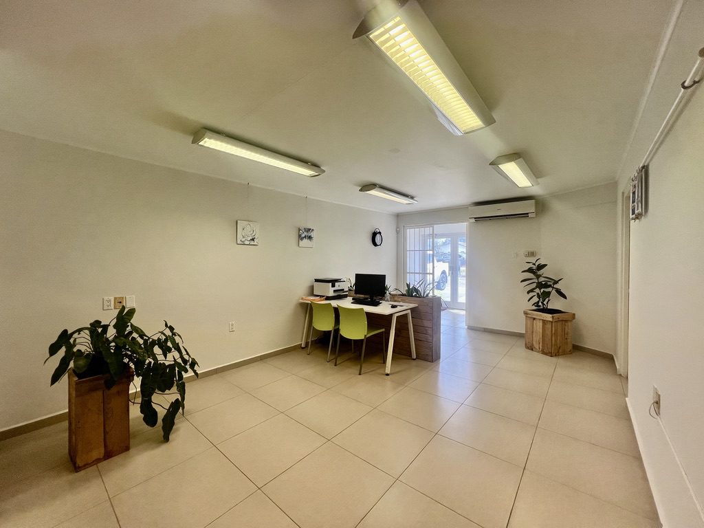 Commercial in Curaçao
