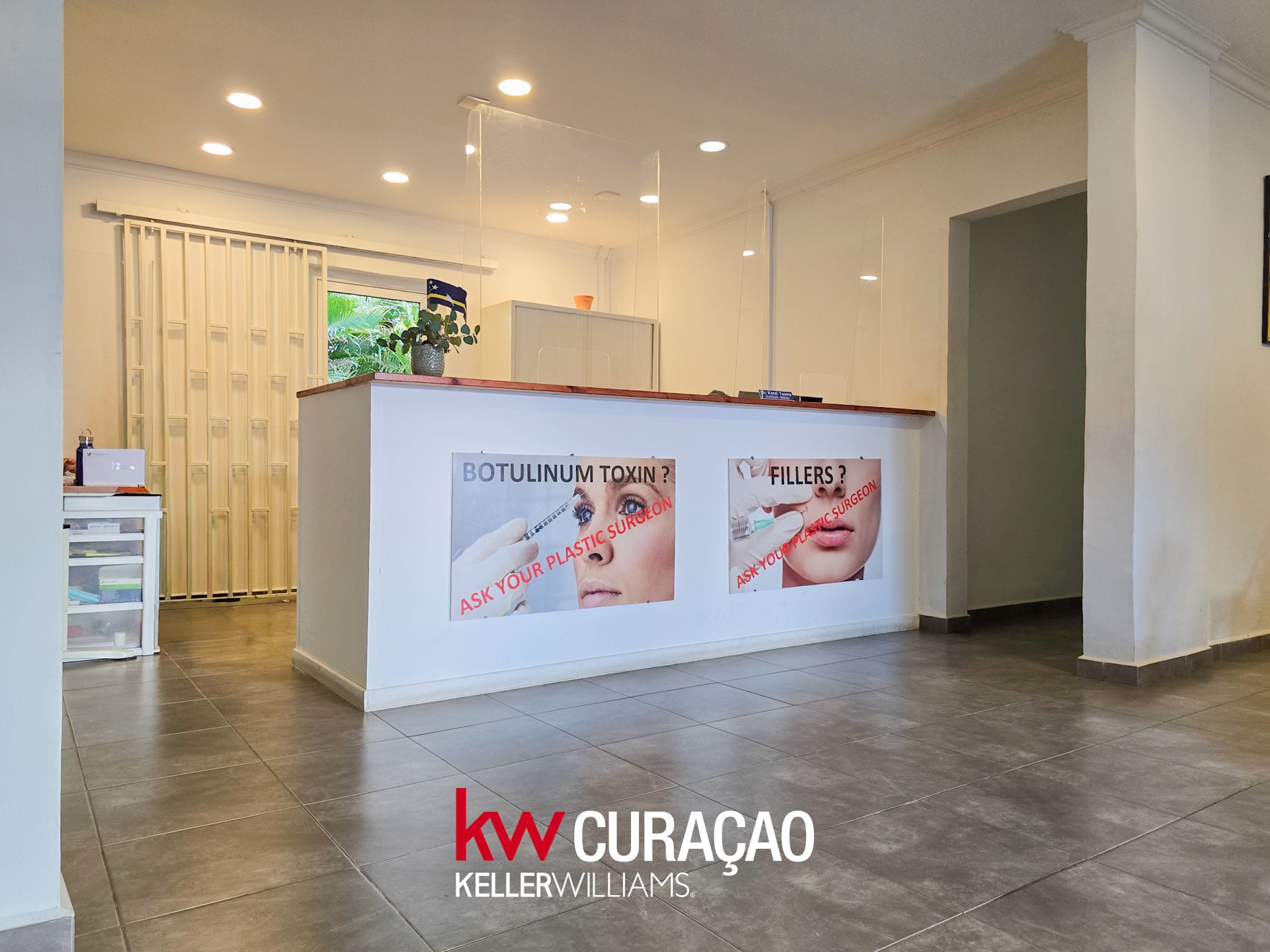 Commercial in Mahaai