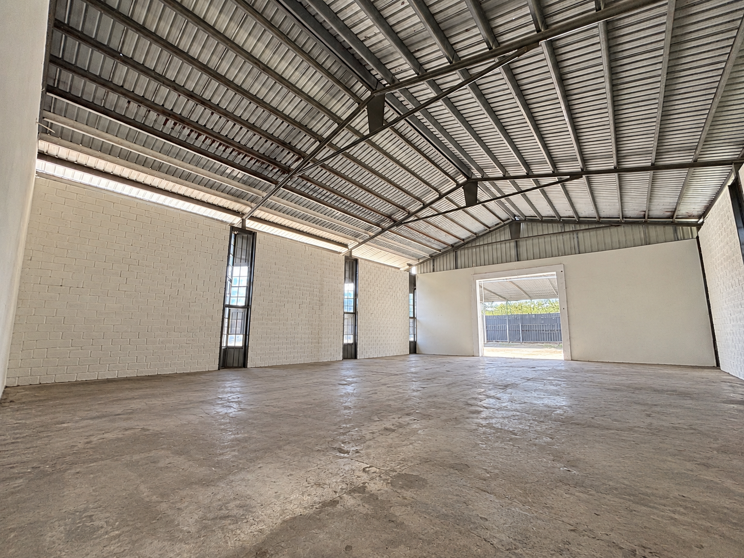Commercial in Mahuma