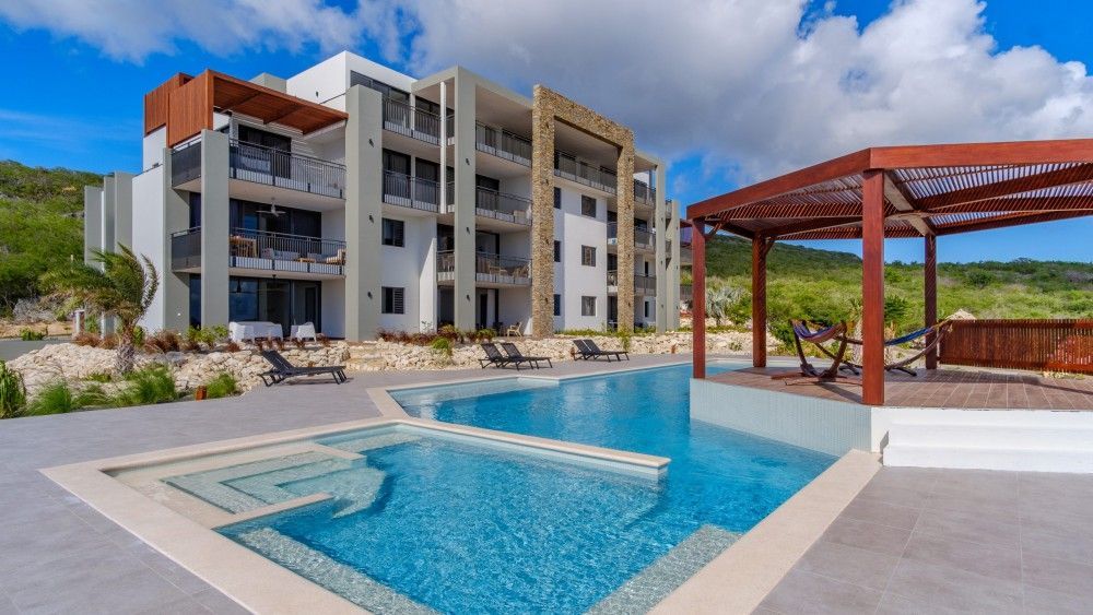 Apartment in Coral Estate