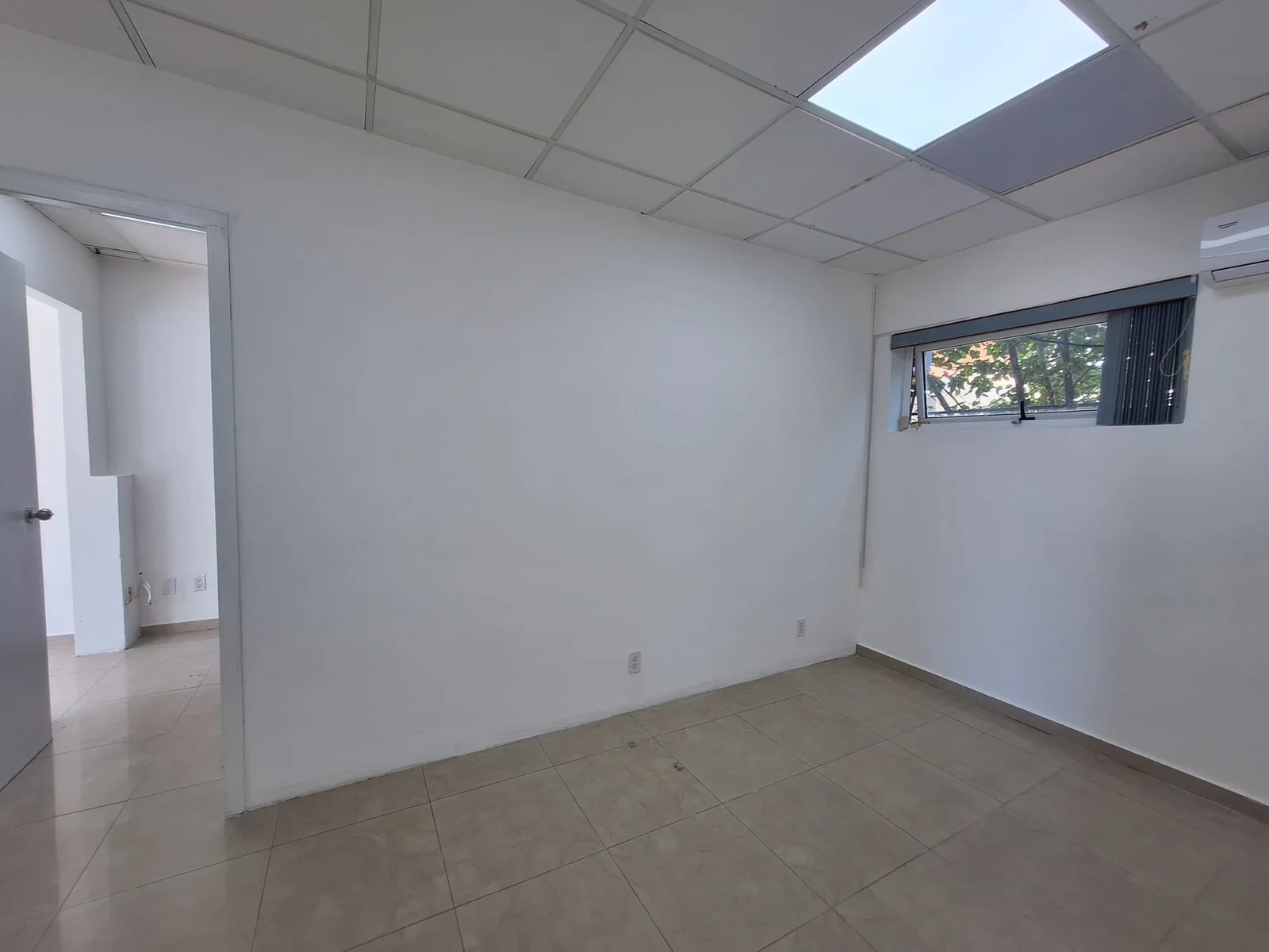 Commercial in Punda