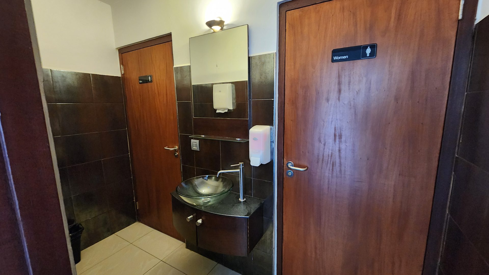 Commercial in Curaçao