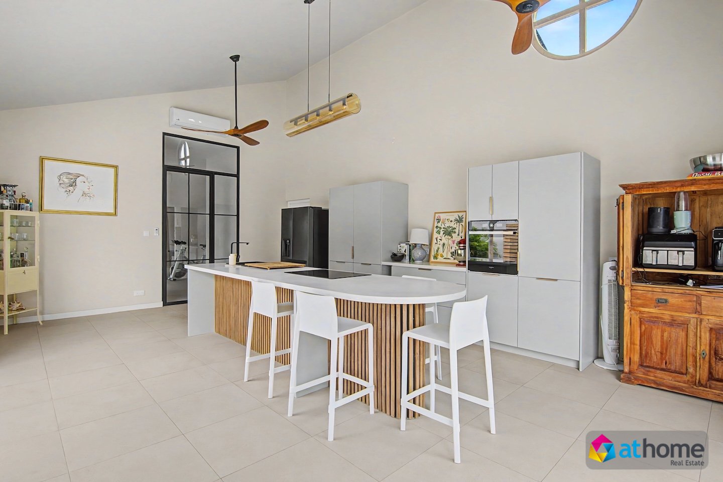 Property in Matancia