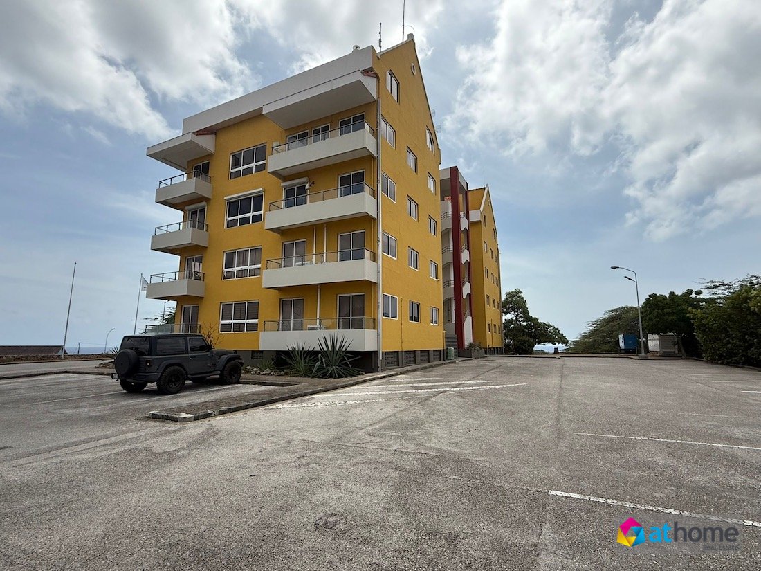 Commercial in Parera