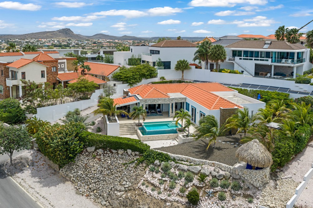 Villa in Blue Bay