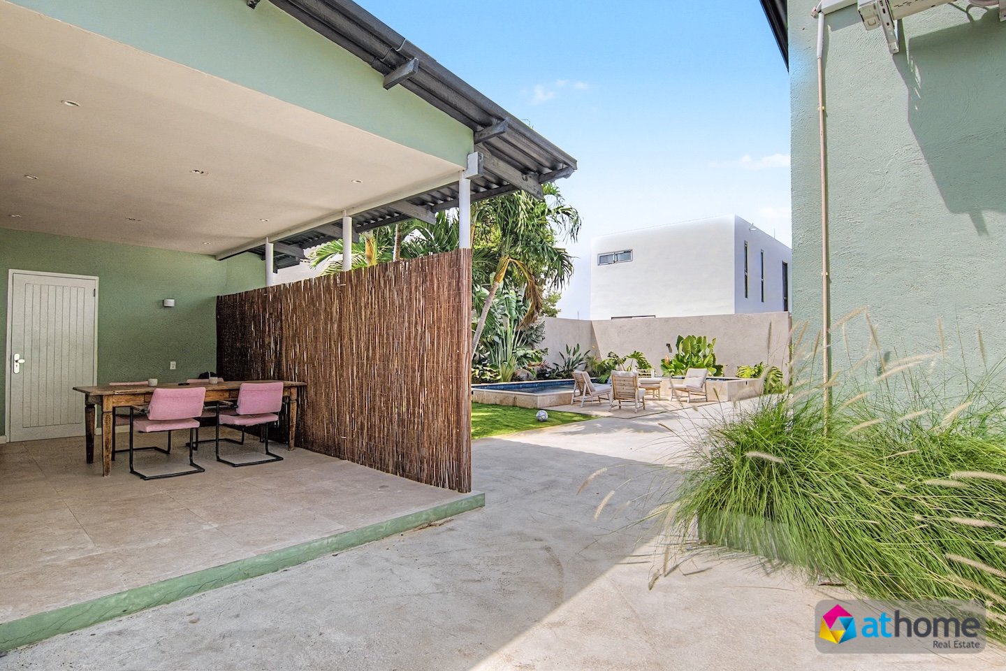 Property in Matancia