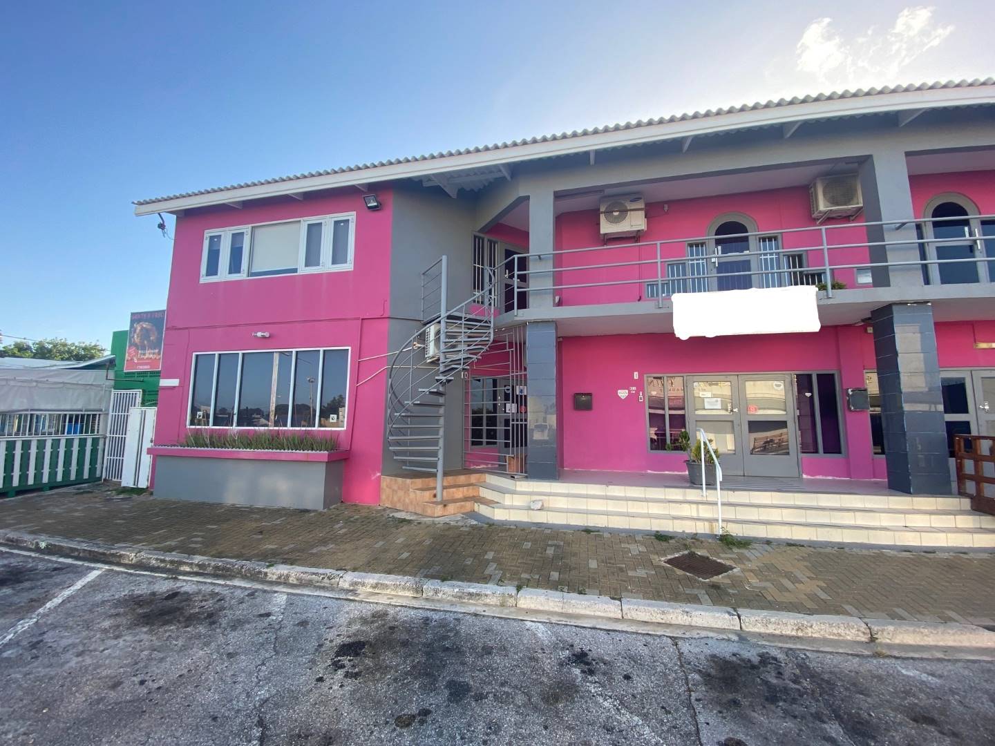 Commercial in Brievengat