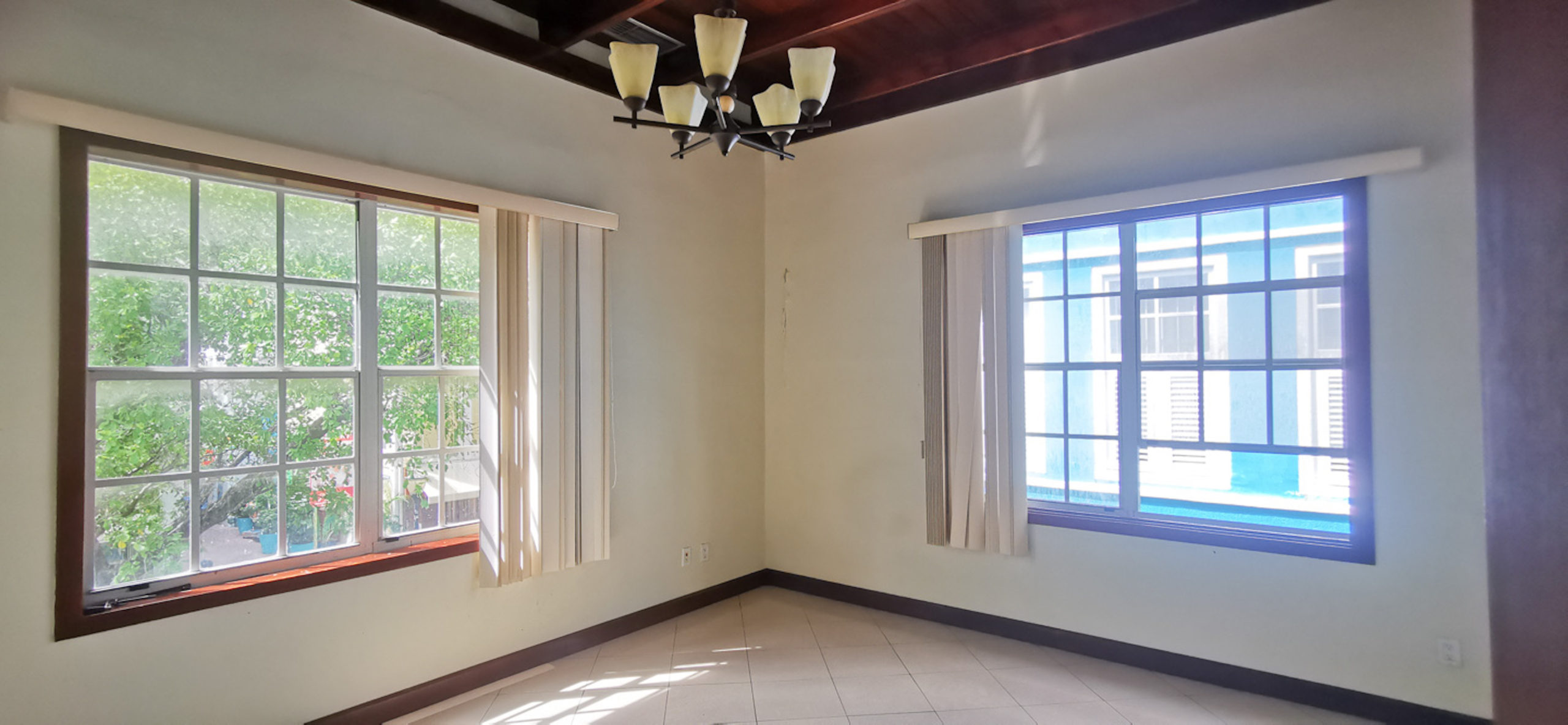 Commercial in Punda