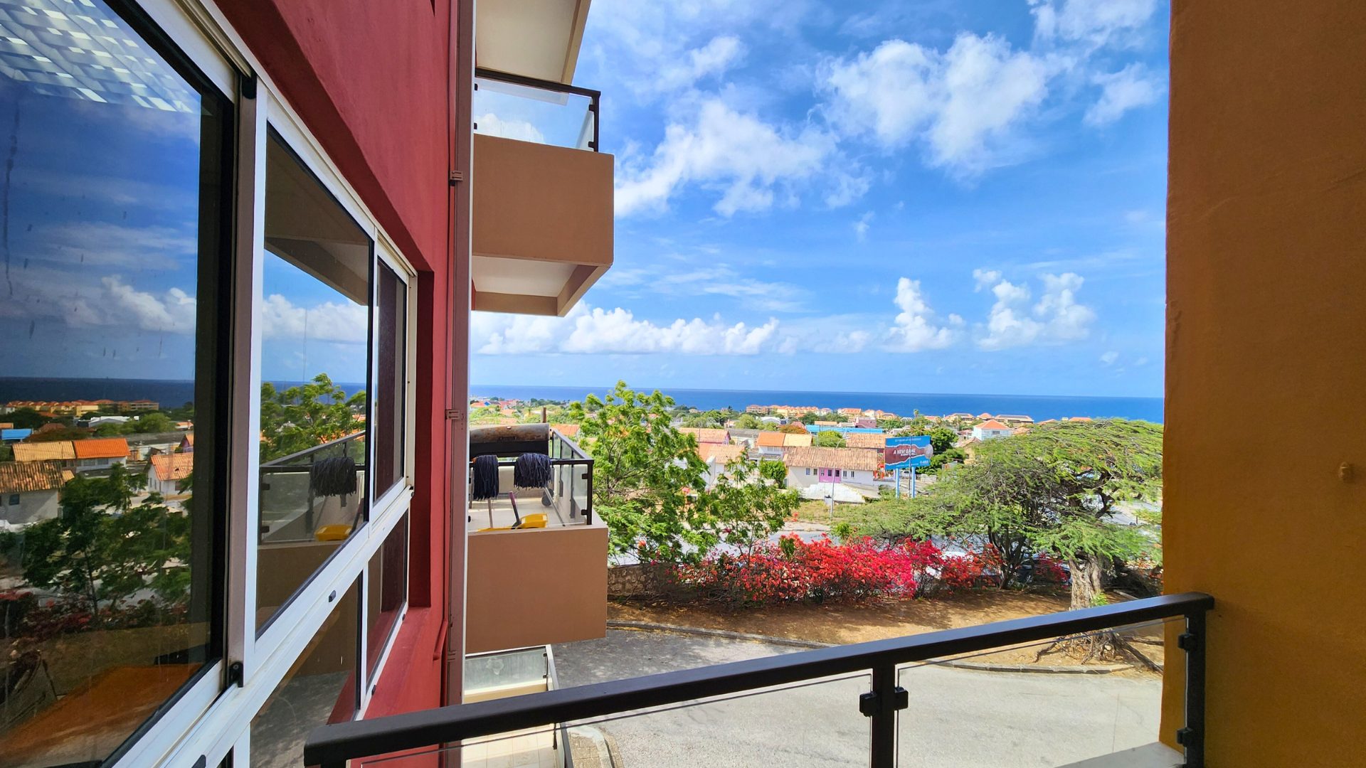 Commercial in Curaçao