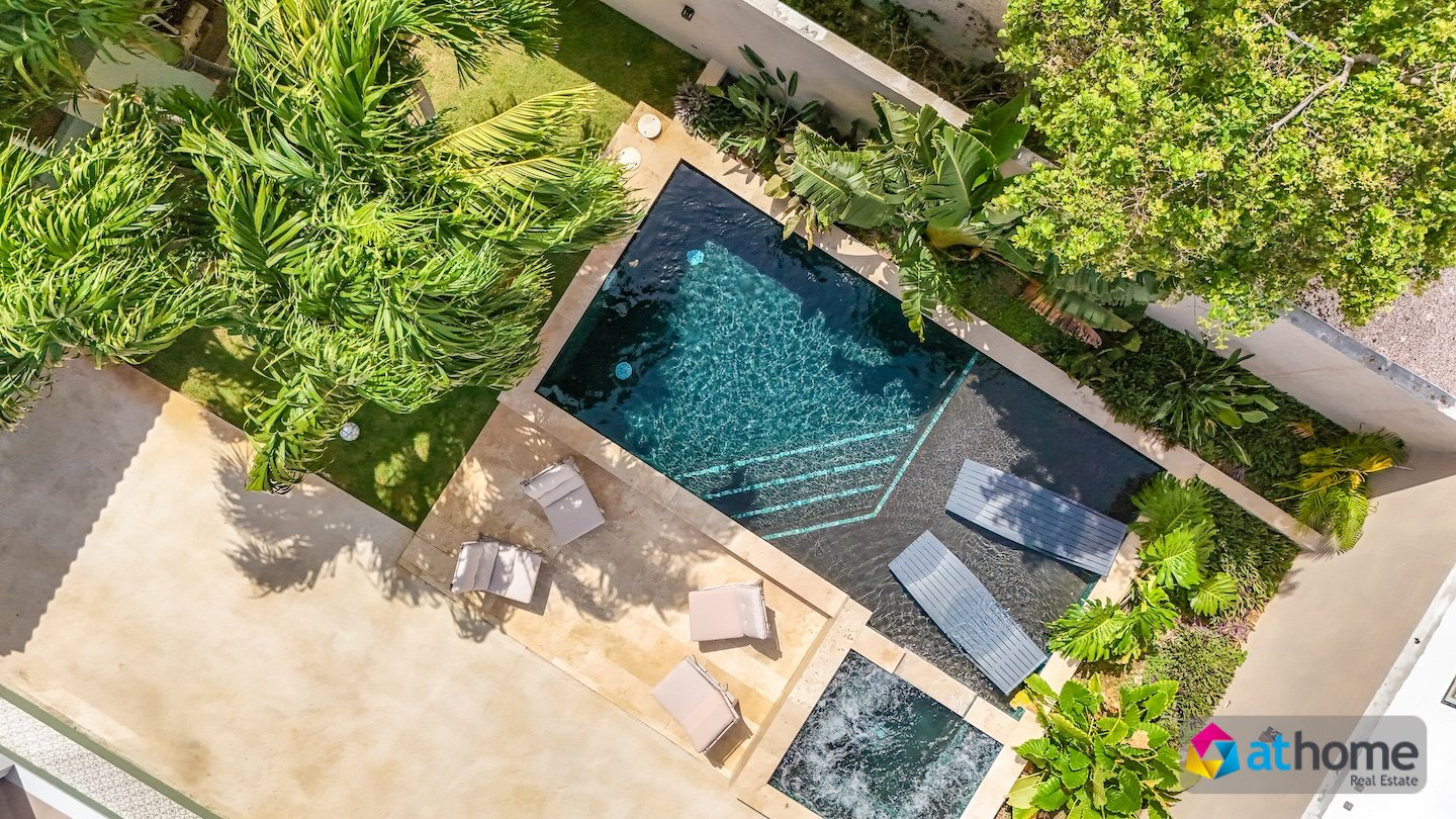 Property in Matancia