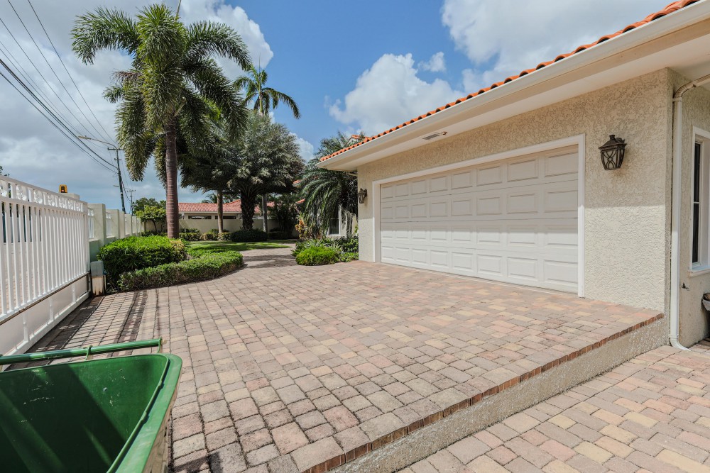 Property in Toni Kunchi