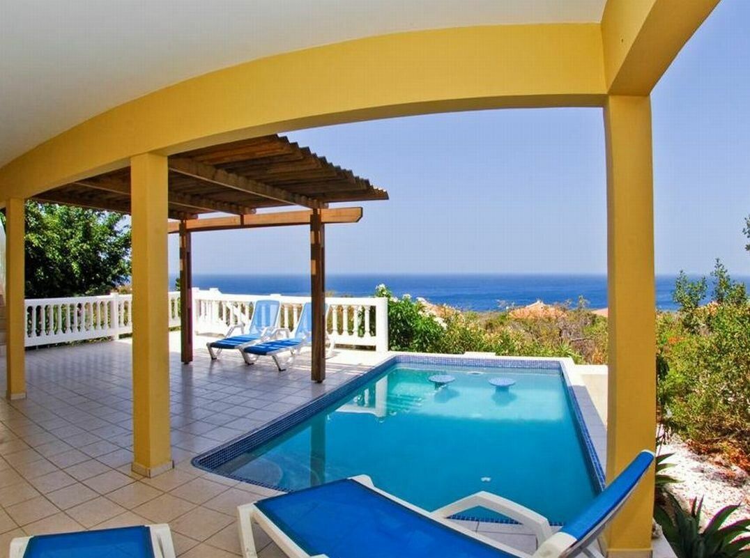 Villa in Coral Estate