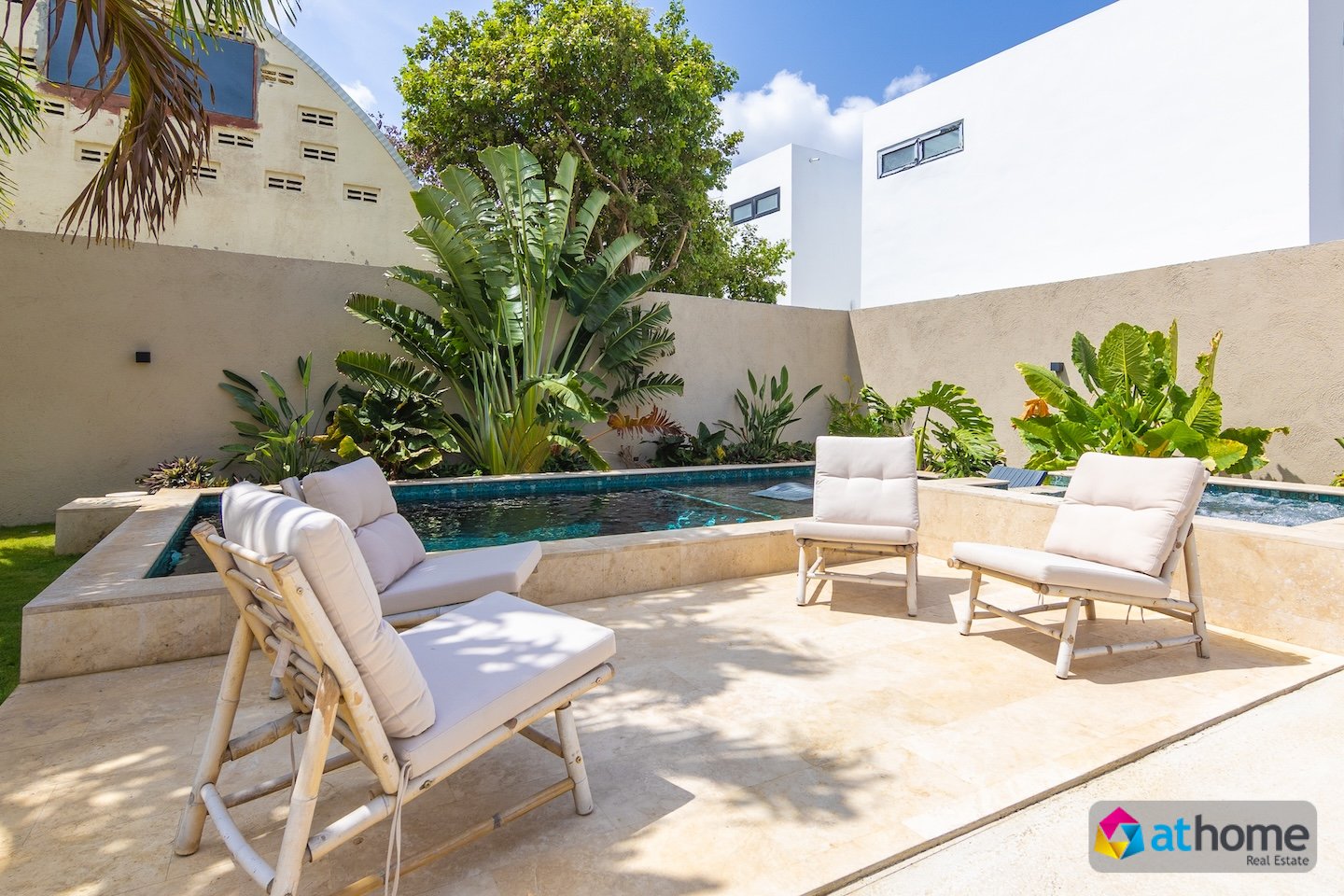 Property in Matancia