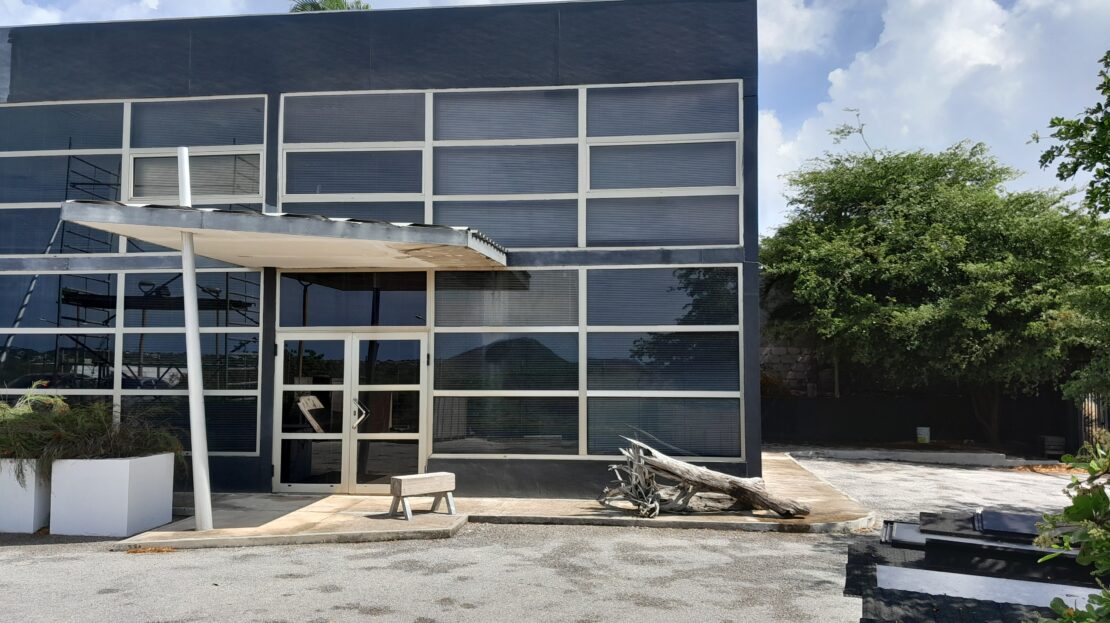 Commercial in Otrobanda