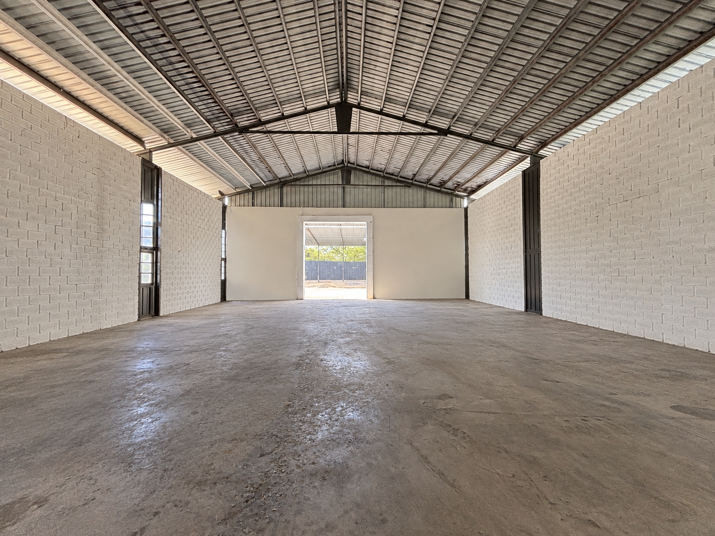 Commercial in Mahuma