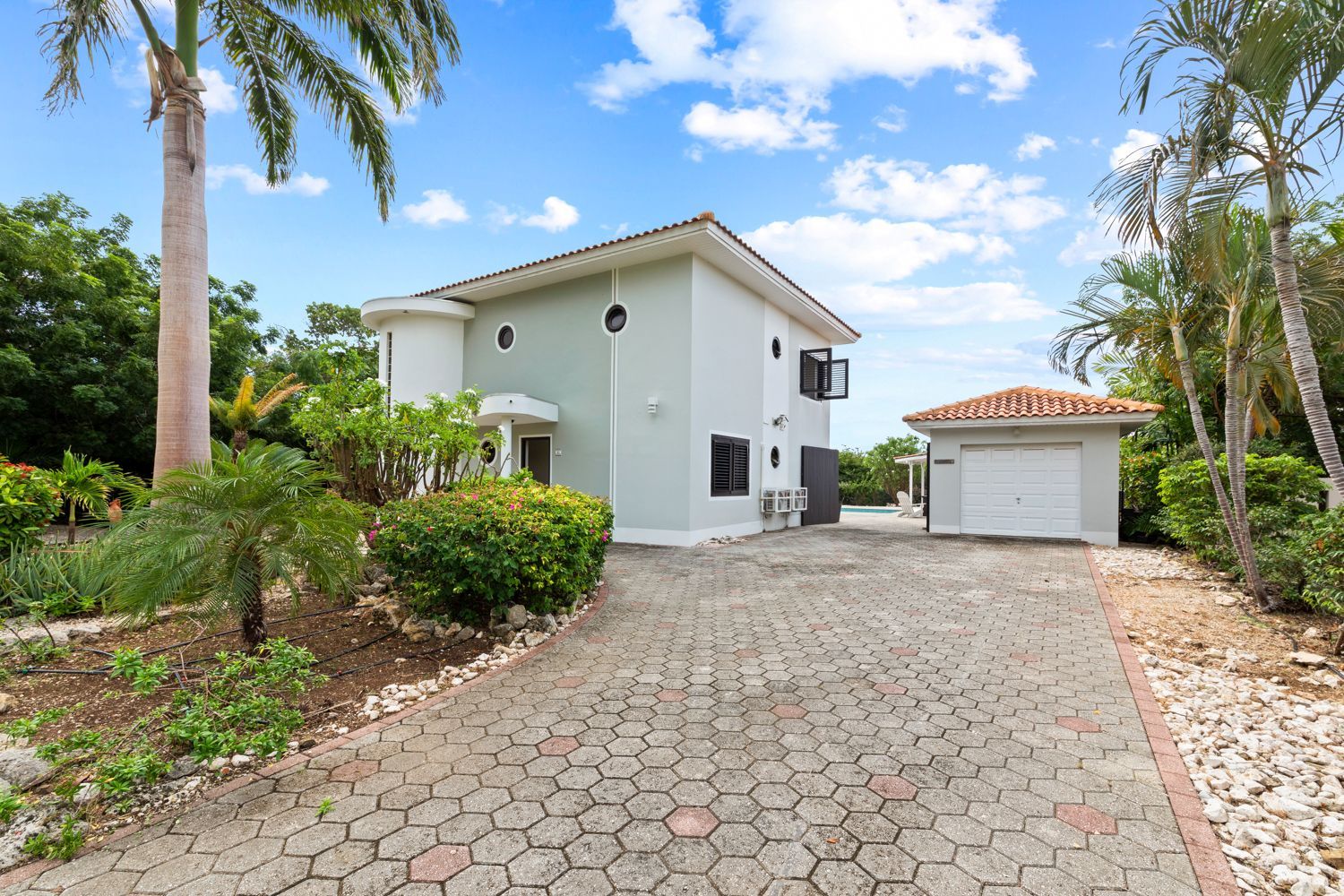 Villa in Coral Estate